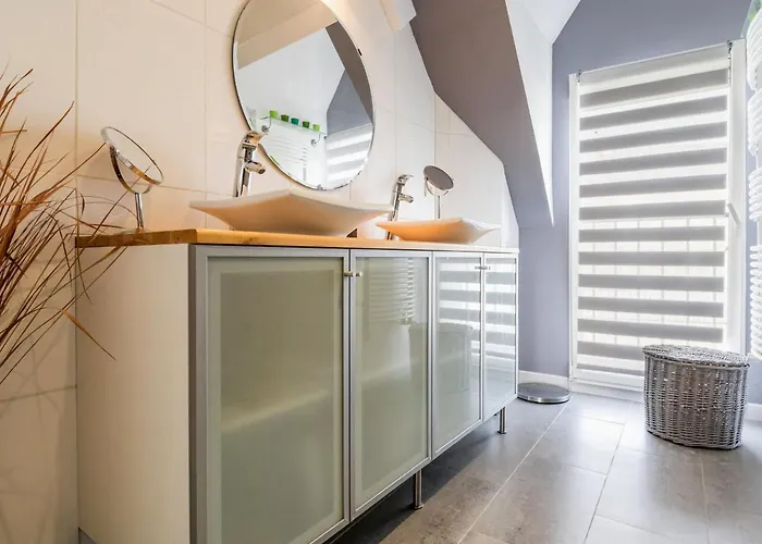 à Guérande: 3 Ch., Jardin Clos, Proche Plages Et Commerces, Parking Privé, Wifi Inclus - Fr-1-306-1259 *